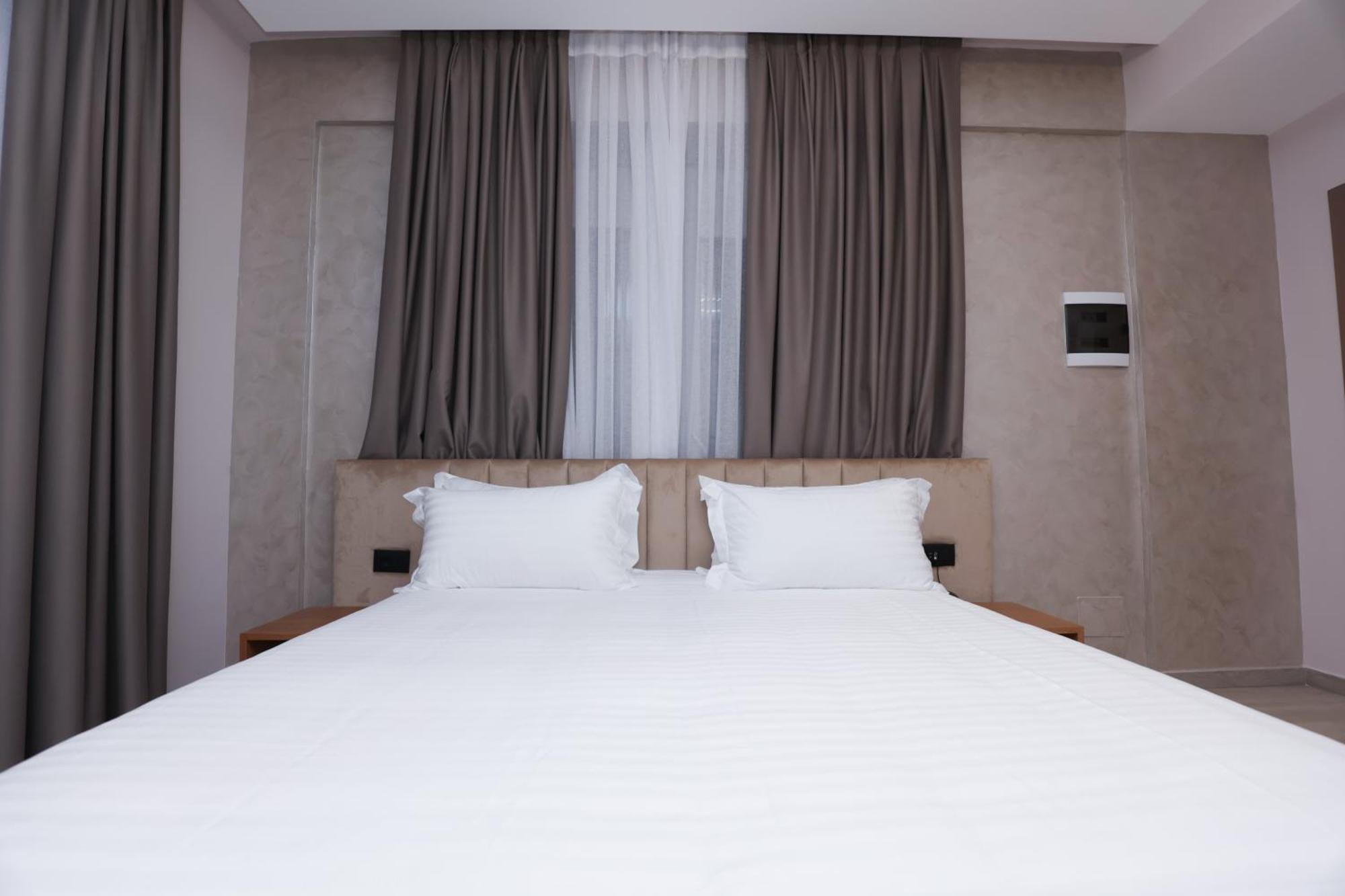 Residence Inn Tirana Exterior photo
