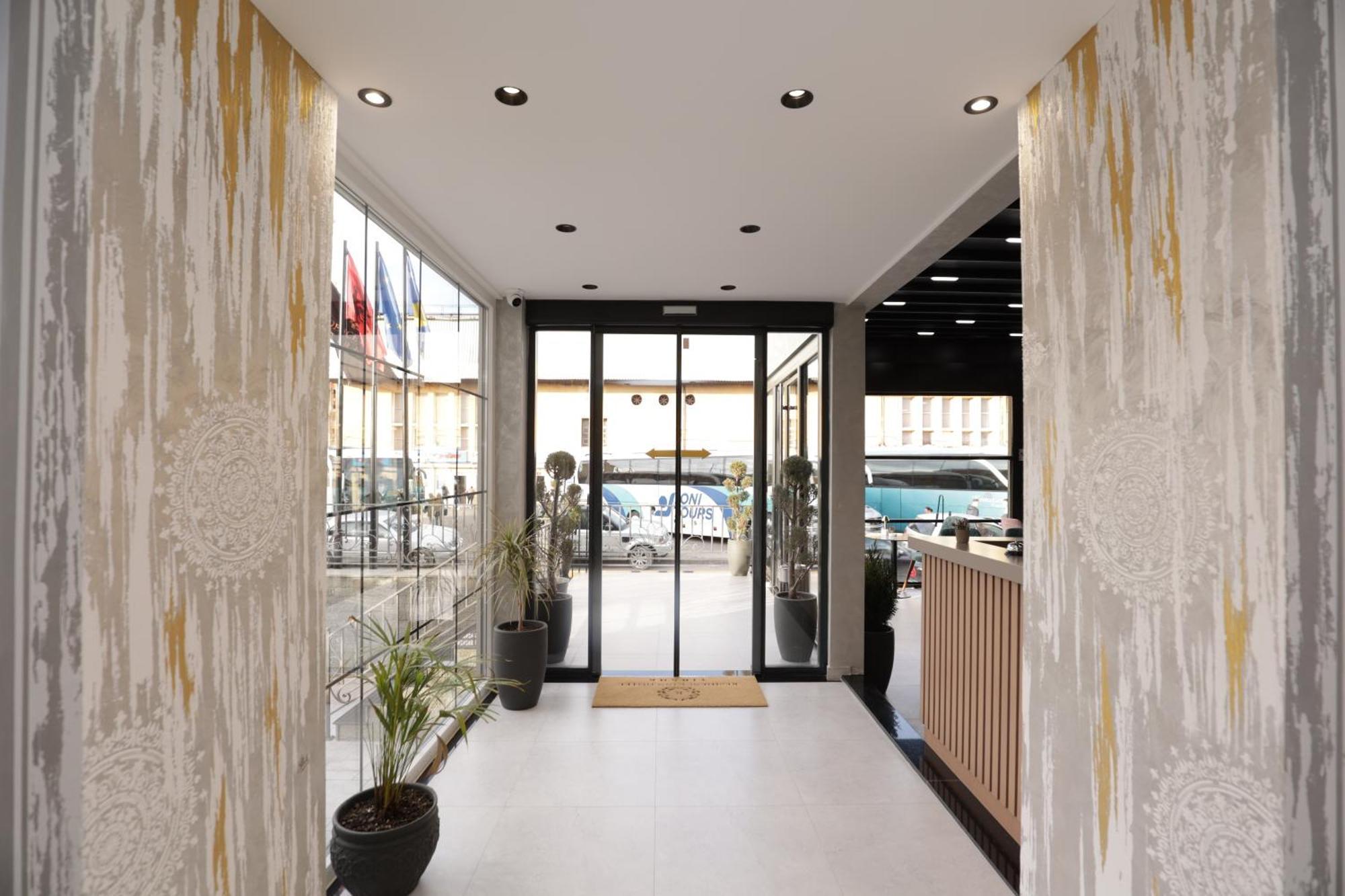 Residence Inn Tirana Exterior photo